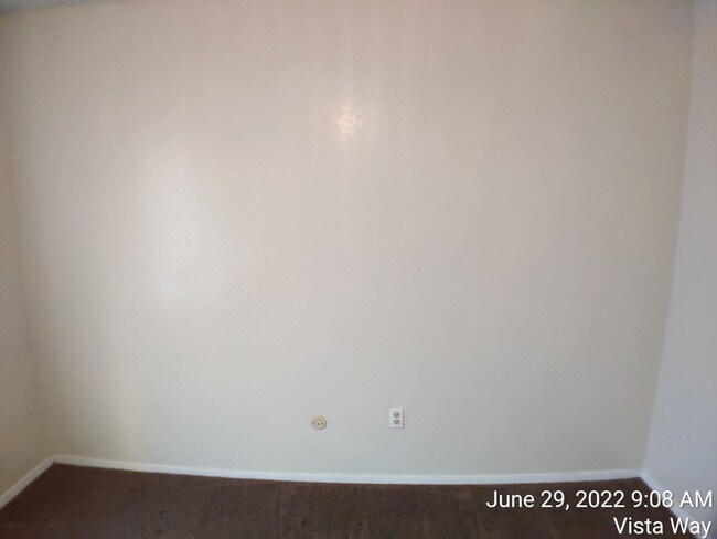 Building Photo - Apartment