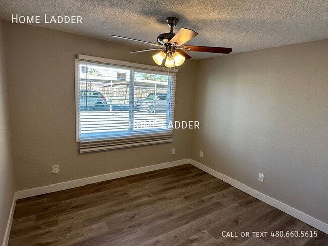 Building Photo - 2262 E Broadway Rd