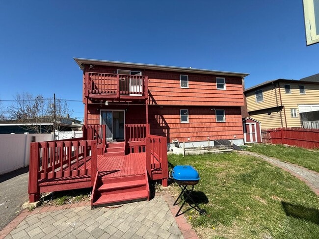 Building Photo - 35 Fiat Ave