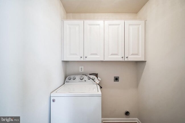 Building Photo - 215 Kemper Ct