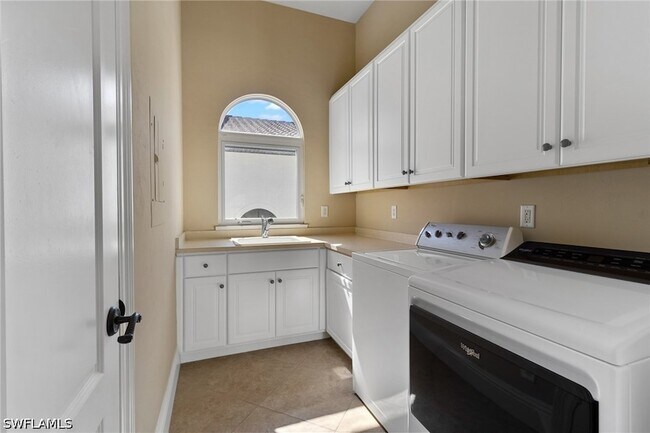 Building Photo - 27806 Forester Dr