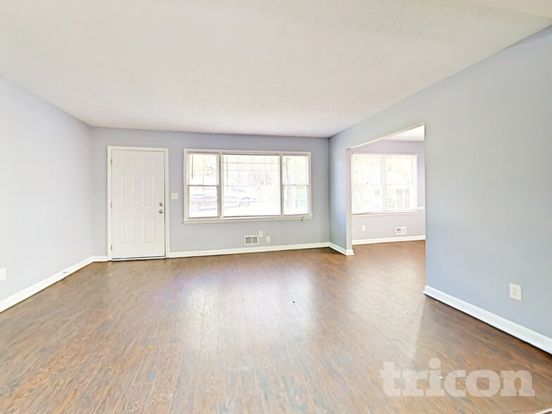 Building Photo - 887 Sheppard Way