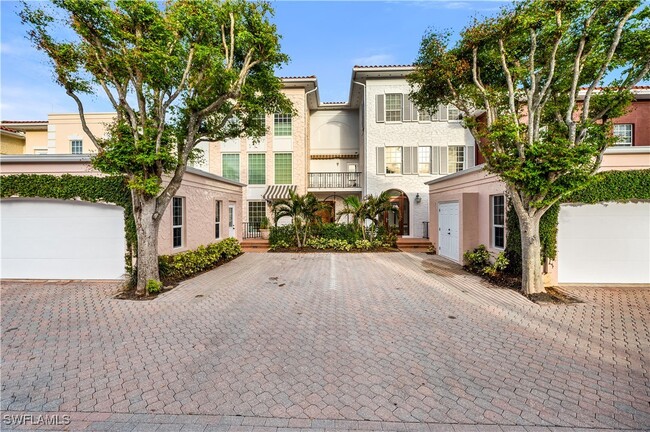 Building Photo - 4000 Gulf Shore Blvd N
