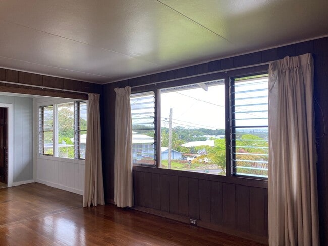 Building Photo - 123 Punahele St
