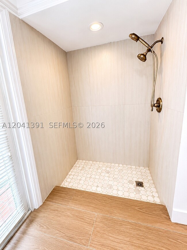 Building Photo - 13005 Zambrana St
