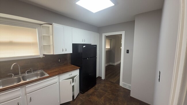 Building Photo - Charming 2-Bedroom Home in Toledo – Cozy & Convenient!