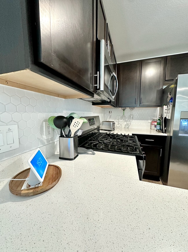 backsplash - 18918 Sorento Bay Ln