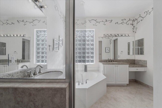 Building Photo - 10599 Silverton Ln