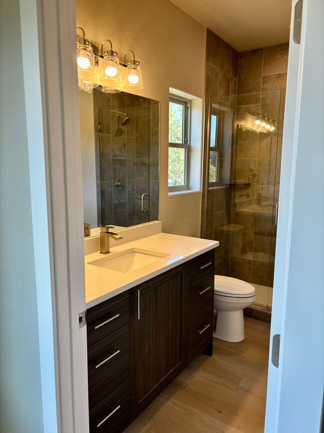 Building Photo - Open Spaced Apartment