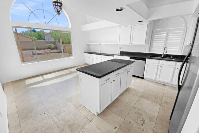 Building Photo - 10928 Vista Ave