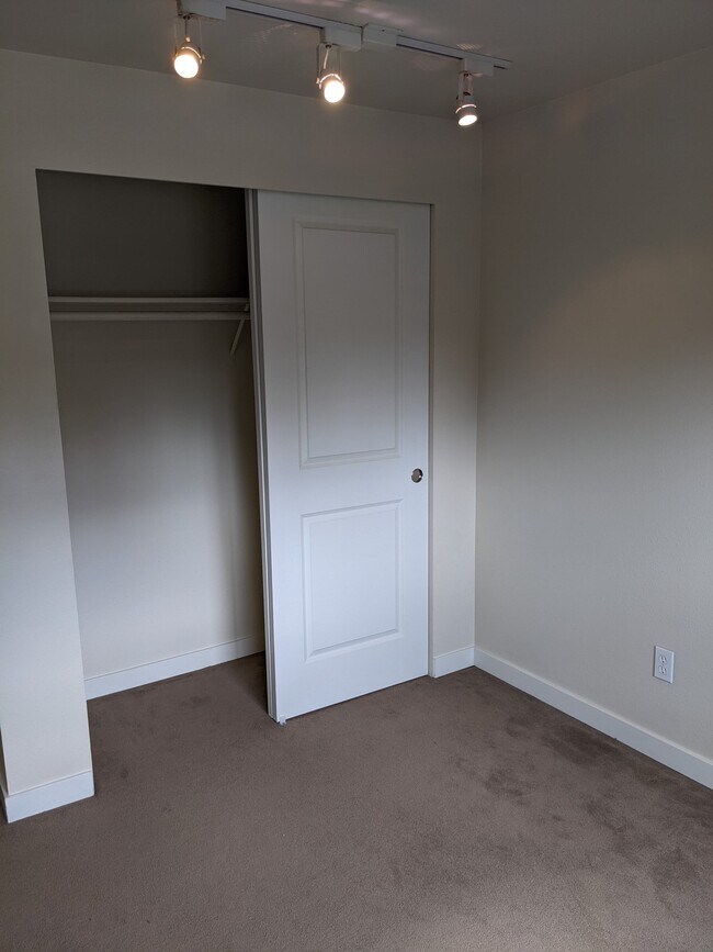 3rd bedroom - 14124 NE 181st Pl