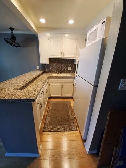 Building Photo - 200 McNeil Ln