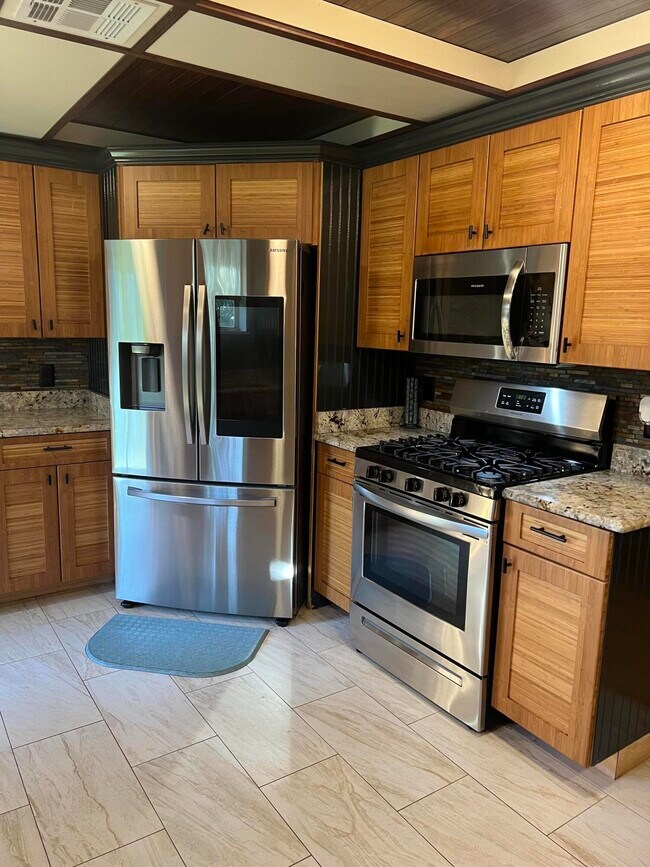 Building Photo - 1207 Australian Ave