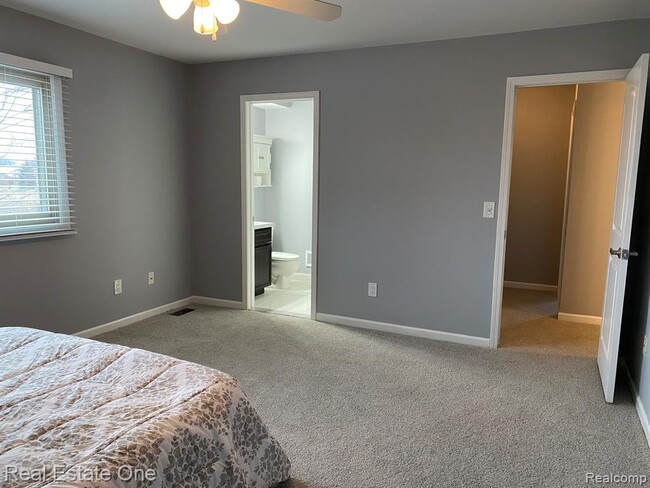 Building Photo - 28772 Wales Dr