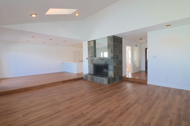 Building Photo - 3 bed/ 2 bath house in University city! Pool/ yard w 2 car garage! Remodeled kitchen and updated ...