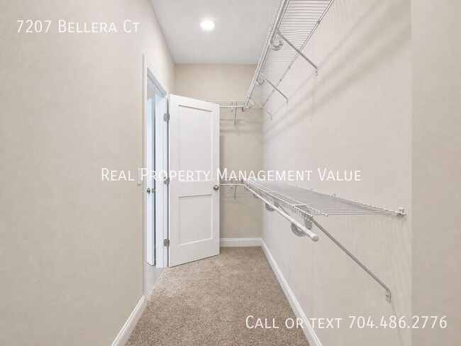 Building Photo - 7207 Bellera Ct