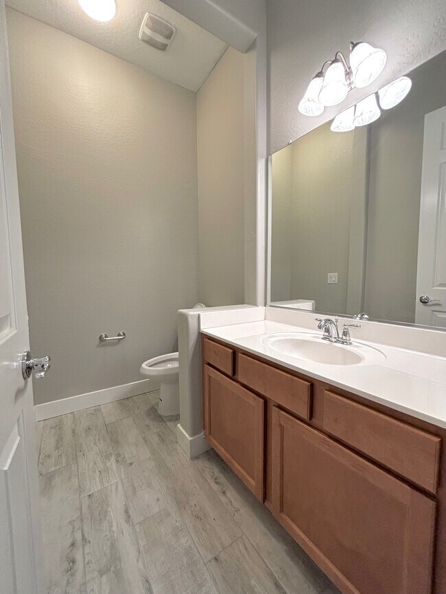 Vanity room - 3497 E Loma Vista St