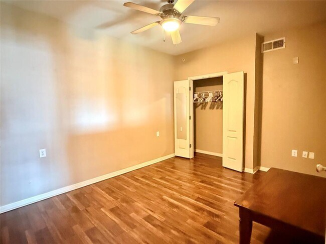 Building Photo - 2505 San Gabriel St