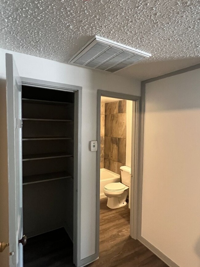Building Photo - ***Applications Pending***Two-Bedroom dupl...