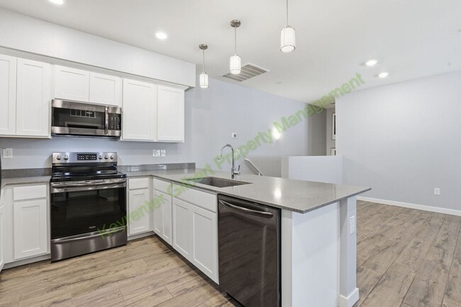 Building Photo - Modern Gilbert Lakeview Townhome in The Lakes at Annecy