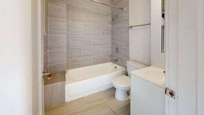 Building Photo - 420 Ellis St