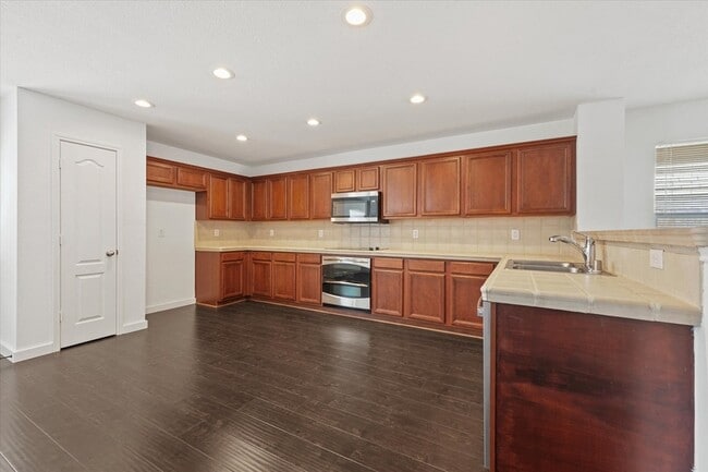 Building Photo - 5311 Freestone Dr