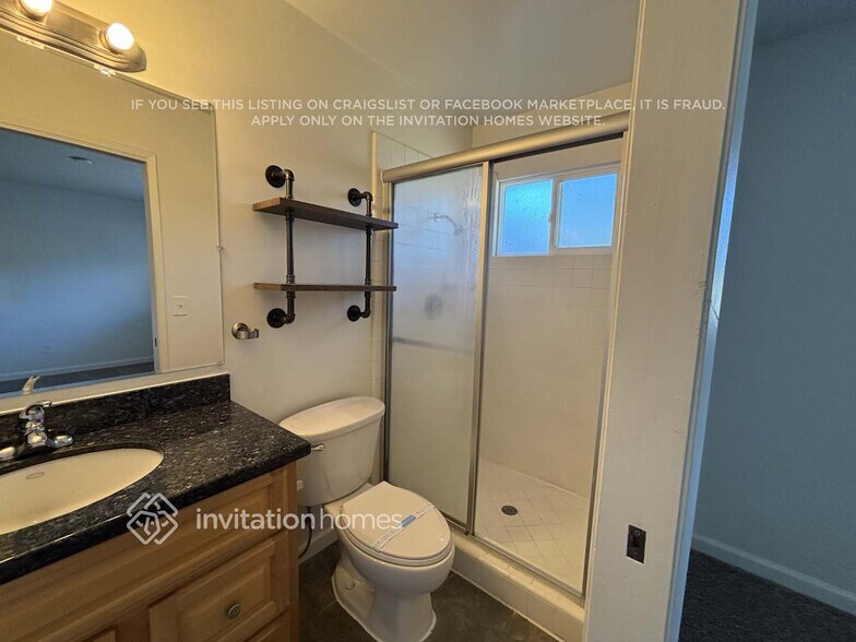 Building Photo - 10720 Paiute Way