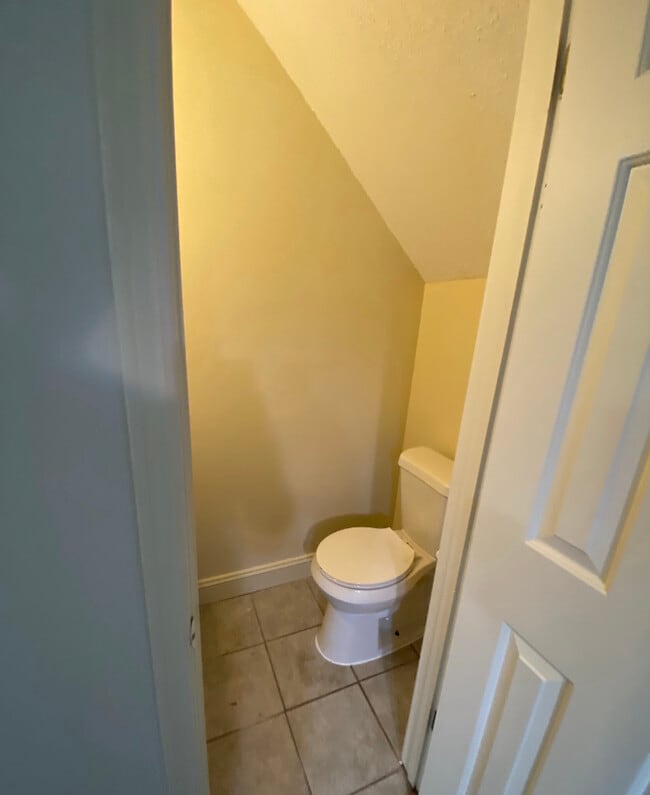 Building Photo - 5211 Kimbark Woods Dr