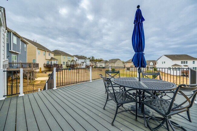 Building Photo - "Spacious 4-Bedroom Retreat with 3 Full Ba...