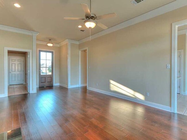 Building Photo - 5012 Tensas Dr