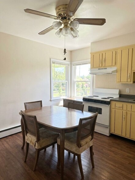 Building Photo - 70 Oak St