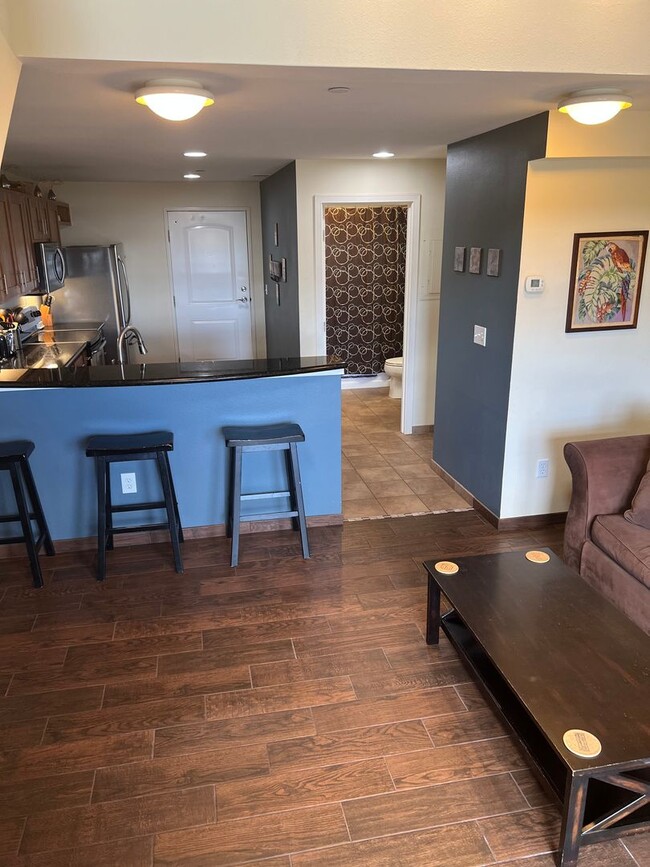 Building Photo - Top-Floor Ocean View Condo Across from the Beach | Furnished 2BR + Central A/C