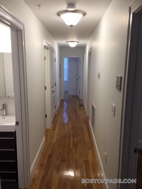 Building Photo - 16 Washburn St