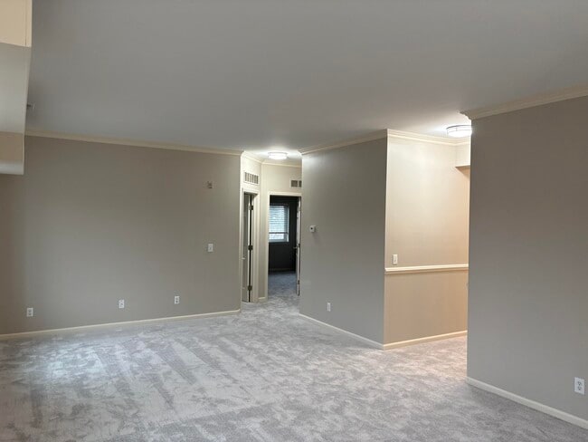 Building Photo - 227 Main St