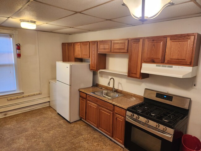 Building Photo - Spacious 2-bedroom apartment in Little Italy