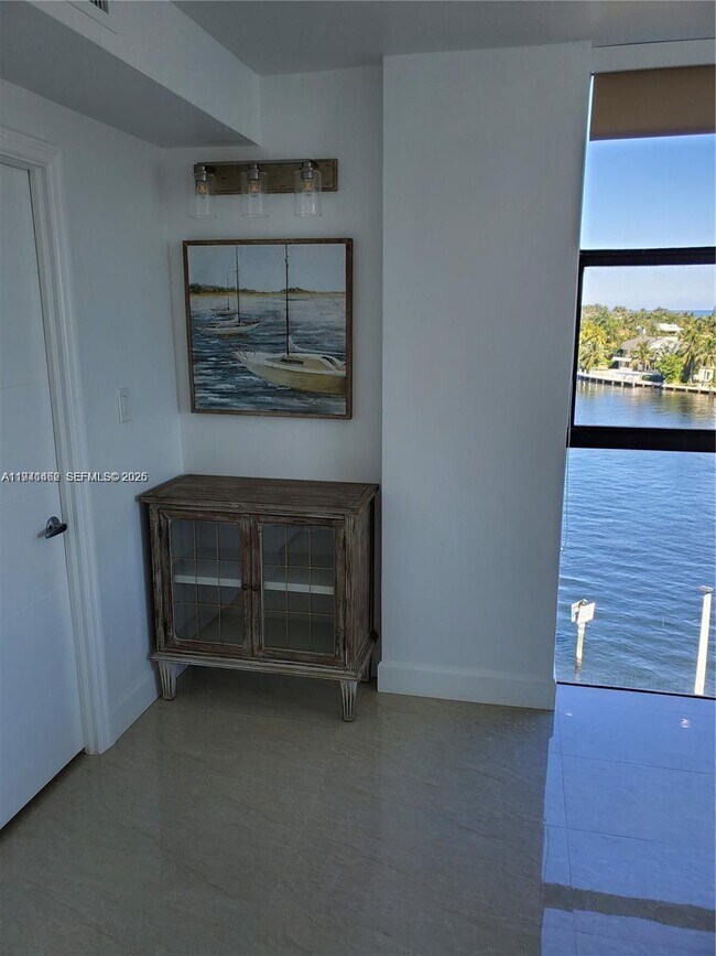 Building Photo - 20515 E Country Club Dr