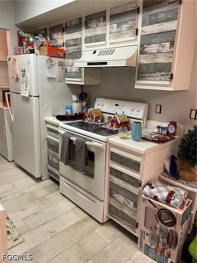 Building Photo - 12520 Equestrian Cir