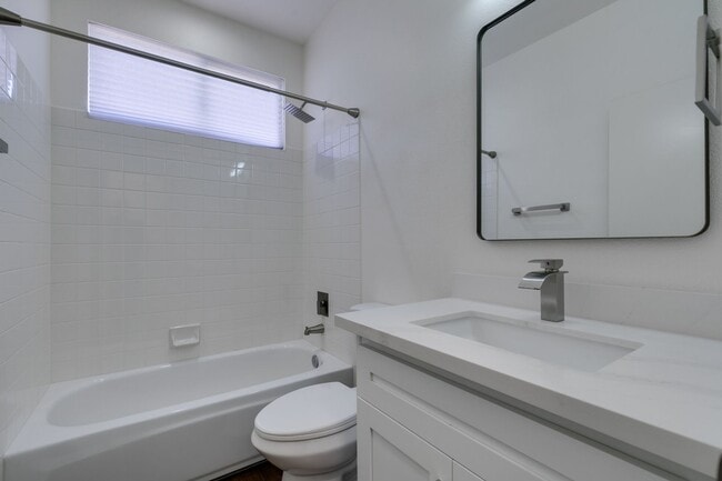 Building Photo - 2-Story Home  3 bedroom 2 bath in Summerlin