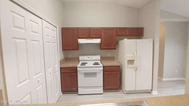 Building Photo - 5520 Cabot Dr N