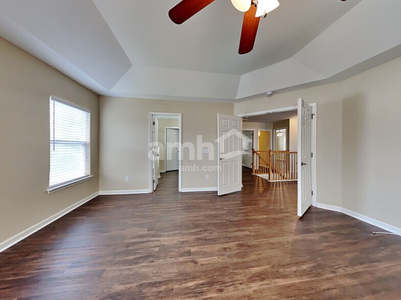 Building Photo - 1306 Song Sparrow Way