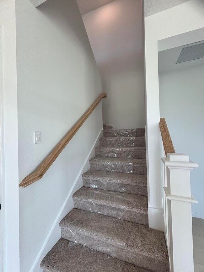 Building Photo - 9323 Lorenzo Wy