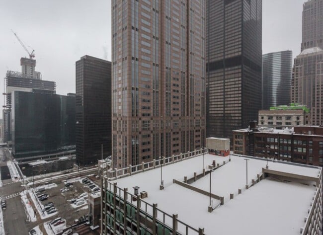 Building Photo - 235 W Van Buren St