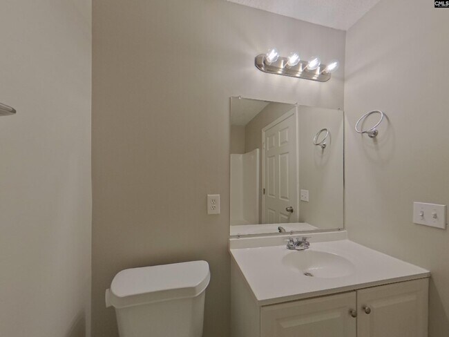 Building Photo - 5 High Glen Ct