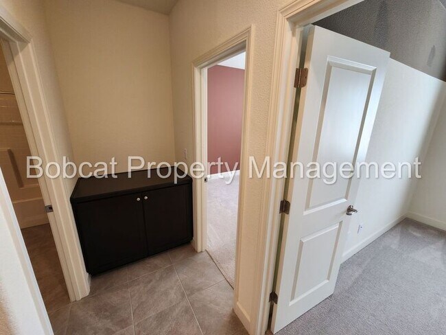 Building Photo - 1419 Pickaxe St