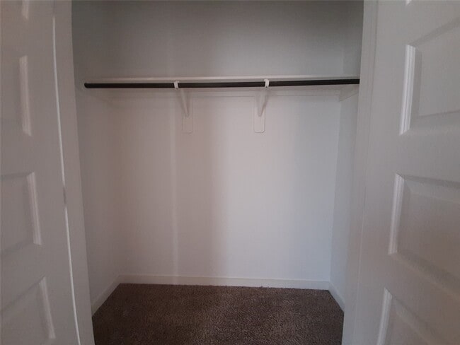 Building Photo - 9733 Grosbeak Ln