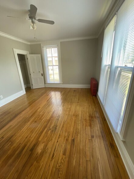 Front Bedroom - 2 - 110 Woodward St