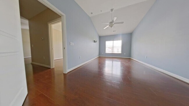 Building Photo - 7108 W Friendly Ave