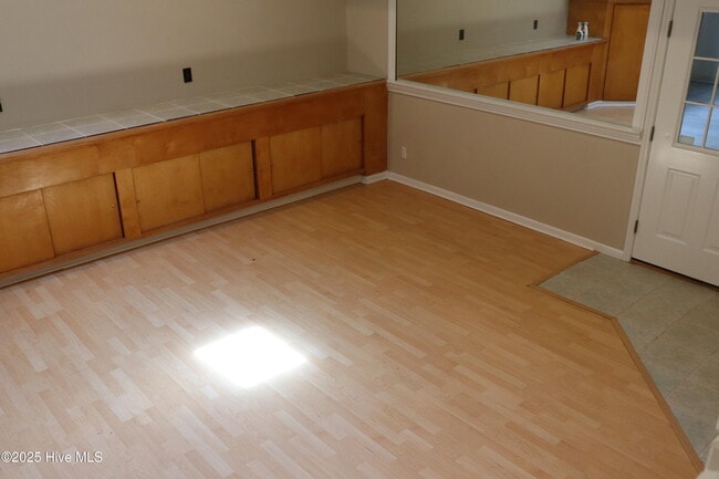 Building Photo - 207 Gemini Ct