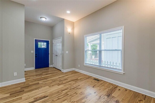Building Photo - 3362 Colville Ave