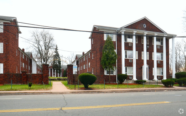 Primary Photo - Lamplight Condominiums